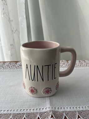 Rae Dunn "AUNTIE" Mug – Pink Interior & Floral Daisy Accents Artisan Collection